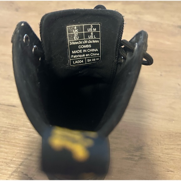 Dr Marten’s Lace-up boots In black - Picture 4 of 4